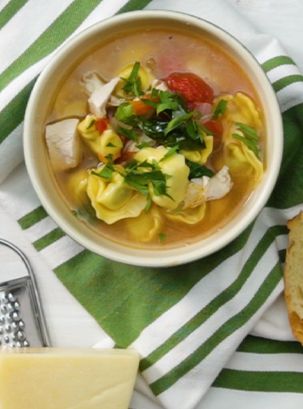 Sopa de Frango com Tortellini