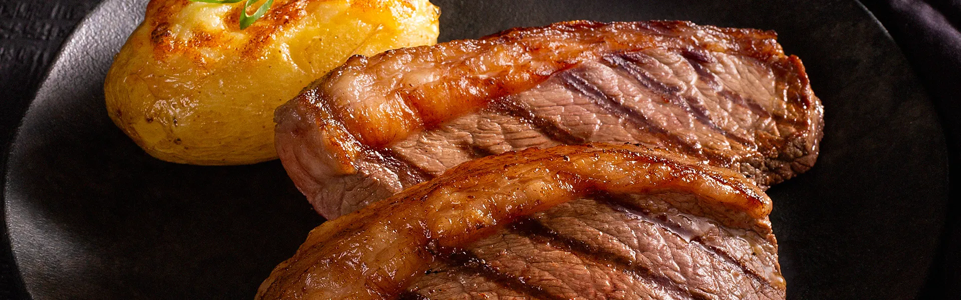 Picanha Grelhada com Batatas Recheadas