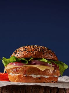 Hambúrguer de Frango com Pepperoni Sadia Speciale com Creme de Alho
