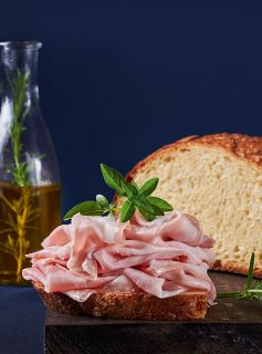 Toast com Presunto Royale Sadia Speciale Azeite e Alecrim