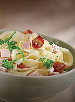 Fettuccine com Peito de Peru