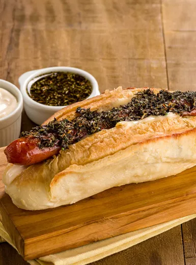 Sanduíche de Linguiça Guanabara e Chimichurri (choripan)