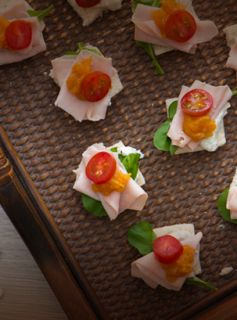 Canapés de Peito de Peru e Damasco