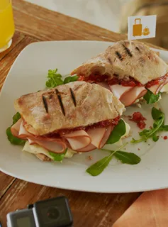 Sanduíche de Peito de Peru Sadia com Geléia de Tomate
