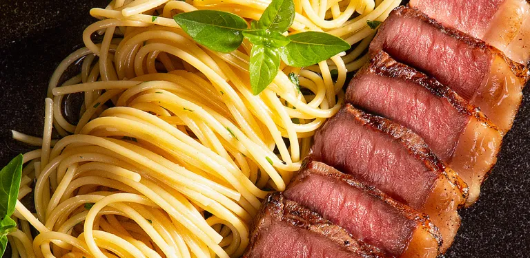 Picanha Assada com Spaghetti e Salsa Fresca