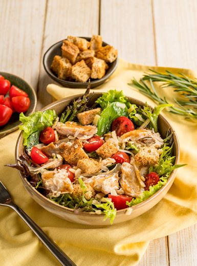 Salada Mix de Folhas com Coxa e Sobrecoxa