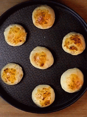 Pão de Batata Recheado com Peito de Peru e Requeijão
