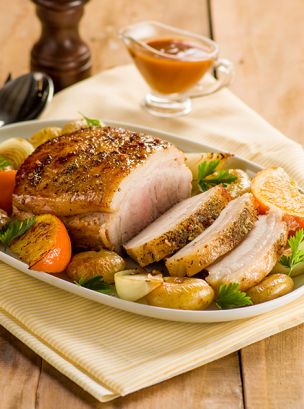 Pernil Suíno Assa Fácil Sadia com Molho de Laranja e Batatas ao Murro