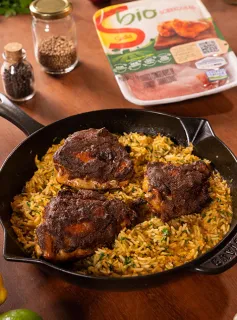 Arroz com Especiarias e Sobrecoxa de Frango Sadia (majboos por Chef Mohamad Hindi)