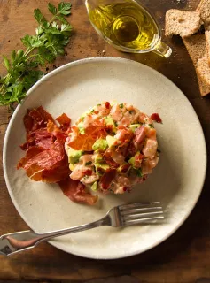 Tartar de Salmão com Presunto Tipo Parma Sadia Speciale Crocante