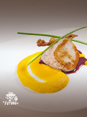 Roulade de Peru com Purê de Cenoura e Molho de Especiarias