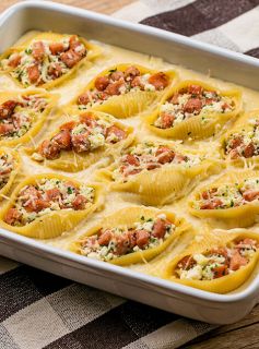 Conchiglione de Linguiça Defumada de Frango