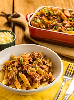 Macarrão com Carne Suína Desfiada