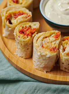 Wrap Sadia Livre&lev de Frango, Tomate Seco e Pesto com Molho de Ricota, Limão e Alho