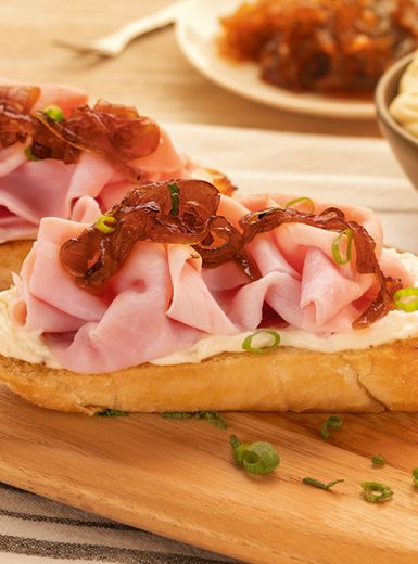 Toast de Presunto Sadia com Cebola Caramelizada