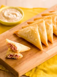 Pasteis Indianos de Presunto Sadia, Queijo e Zaatar (samosa)