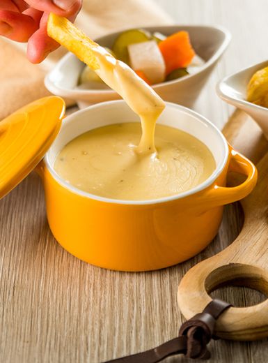 Fondue de Queijo com Batata Palito