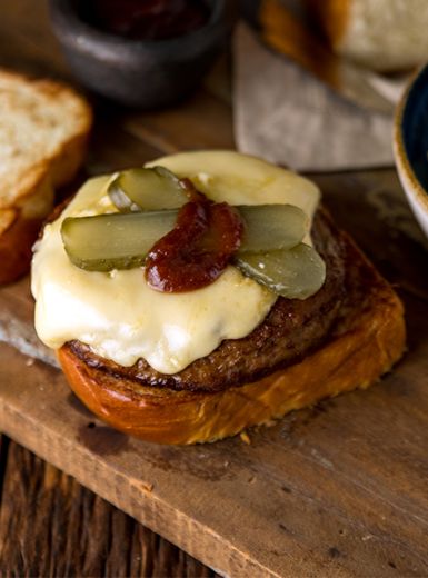 Hambúrguer Speciale com Molho Barbecue de Maçã