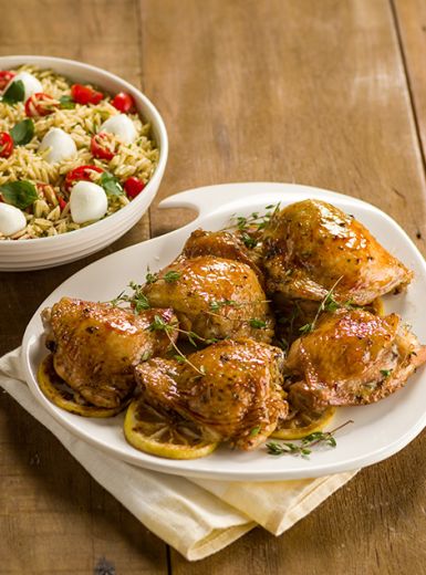 Sobrecoxa Assada com Limão e Salada de Risoni