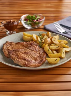 Bisteca ao Molho Barbecue com Batatas Rústicas