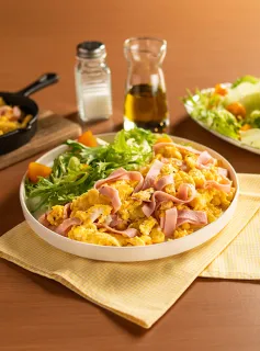Mignoneto com Ovos Mexidos e Mix de Folhas
