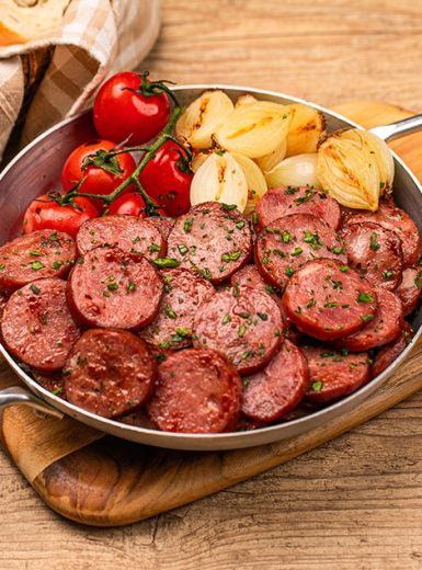 Linguiça Tipo Calabresa com Mini Cebola e Tomatinho