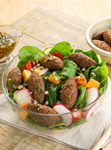 Salada Colorida com Kibe