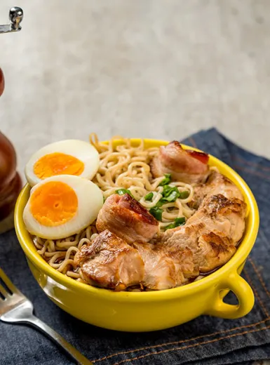 Macarrão Instantêneo com Carne de Lomo Suino Sadia