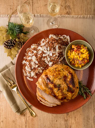 Pernil Assado Fatiado com Ceviche de Manga