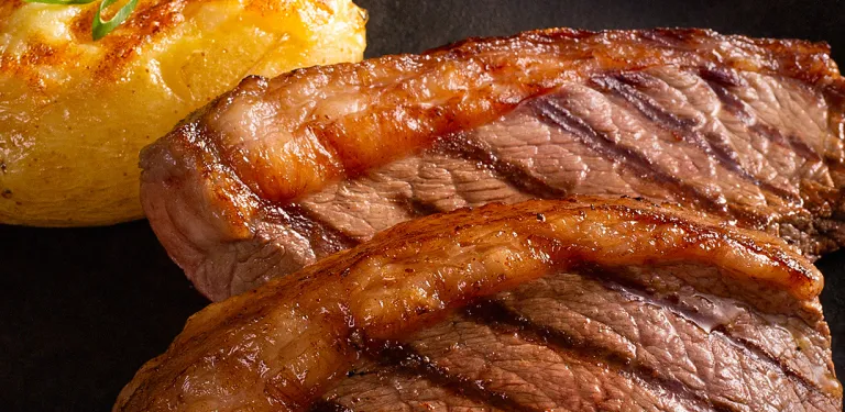 Picanha Grelhada com Batatas Recheadas