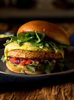 Burguer de Frango Pepperoni com Pico de Gallo