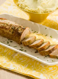 Filé Mignon Suíno Sadia com Molho de Mostarda e Purê de Batata Doce e Mel