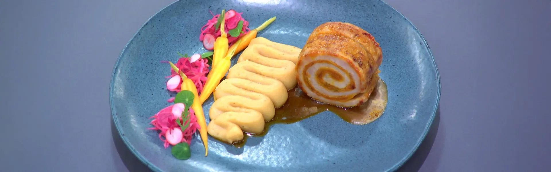 Lombo Suino Sadia com Calda Caramelizada de Cerveja e Purê de Pão Tipo Brioche