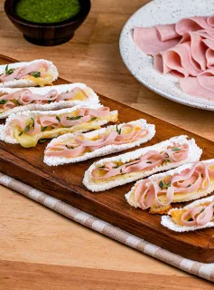 Barquinhas de Tapioca com Presunto e Queijo