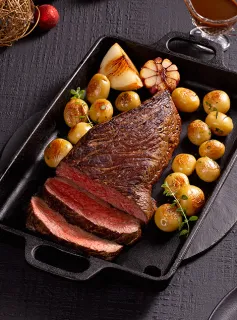 Maminha Assada ao Molho Madeira com Batatas Douradas