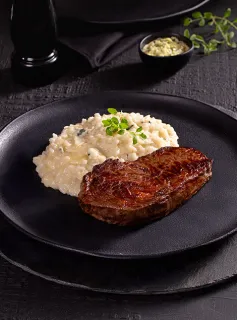 Bife Ancho com Manteiga de Ervas e Risoto de 4 Queijos
